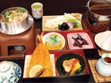 昼食（イメージ）